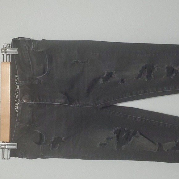 American Eagle Jeans Womens Size 4 Black Distressed Destroyed Holes Denim Jean - Picture 3 of 9